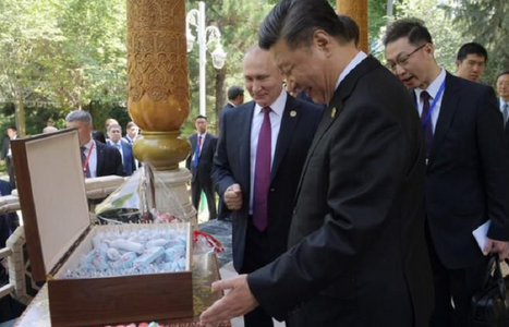 Xi Jinping primeşte îngheţată rusească de ziua sa, la Duşanbe, de la Putin