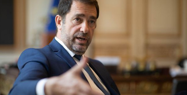 Aproximativ 50.000 de manifestaţii şi 11 morţi de la începutul mobilizării ”vestelor galbene”, anunţă ministrul francez de Interne Christophe Castaner, care respinge expresia ”violenţe poliţiste”