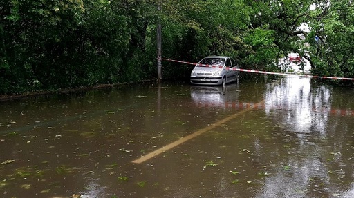 Două turiste moarte în timpul unor furtuni în Elveţia şi Franţa