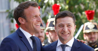 Zelenski provoacă o polemică în Ucraina după ce compară, la Paris, femeile cu o ”marcă” turistică
