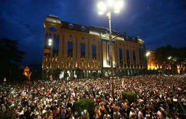 Patru zile de manifestaţii la Tbilisi împotriva Rusiei şi puterii georgiene 