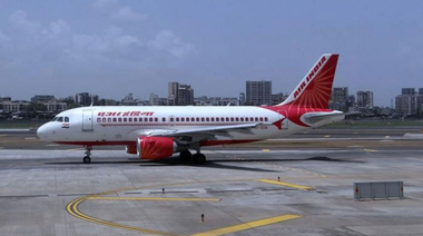 Avion Air India escortat de două avioane de tip Typhoon aterizează de urgenţă la Londra, în urma unei alerte cu bombă