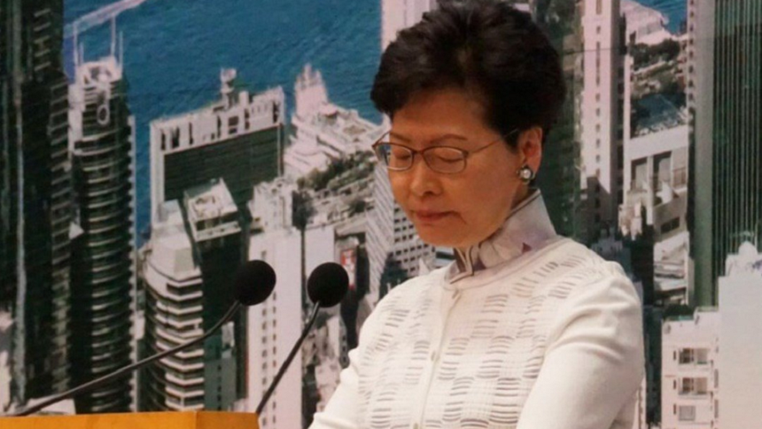 Hong Kong: Carrie Lam condamnă „violenţele extreme” ale protestatarilor

