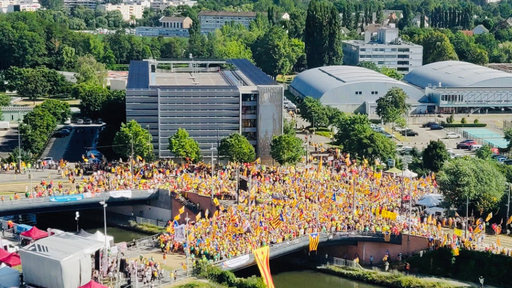 Manifestaţie catalană şi show britanic la sesiunea inaugurală a Parlamentului European 