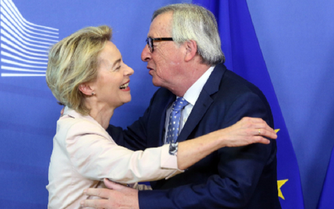 Desemnarea lui von der Leyen la Comisia Europeană (CE) nu a fost transparentă şi constituie o ruptură faţă de sistemul ”spitzenkandidat”, denunţă Juncker