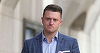 Un reprezentant al extremei drepte britanice, Tommy Robinson, găsit vinovat de ultraj la adresa justiţiei