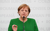 După episoadele de tremurat, Angela Merkel a încălcat protocolul şi a stat jos la ceremonia de primire a premierului danez Mette Frederiksen

