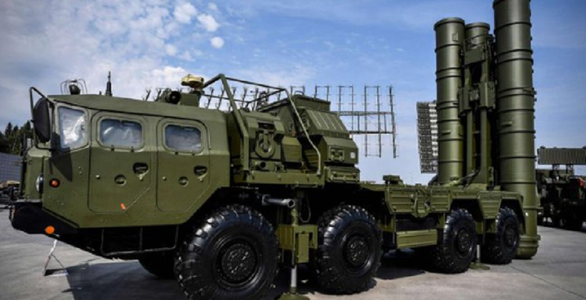 Prima livrare a sistemului rus de apărare antiaeriană de tip S-400 a sosit la Ankara, anunţă Guvernul turc
