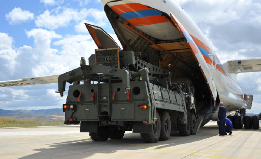 Livrarea de rachete ruse de tip S-400 către Turcia continuă, anunţă Ankara