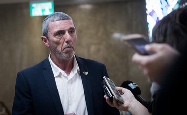 Îndemnuri la destituirea ministrului israelian al Educaţiei, rabinul Rafi Peretz, care se declară în favoarea ”terapiilor conversiei” homosexualilor şi susţine anexarea Cisiordaniei fără ca palestinienii să aibă drept de vot