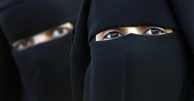 Un post de radio din Afganistan s-a închis în urma ameninţărilor de la un bărbat suspectat a fi un comandant taliban care reproşa faptul că trei femei sunt angajate ca prezentatoare

