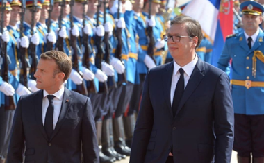 Macron anunţă la Belgrad că vorbeşte săptămâna aceasta cu Rohani şi Trump şi Putin în cadrul ”medierii” franceze privind Iranul