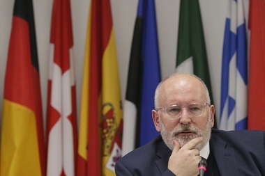 Britanicii alergau „ca nişte idioţi” la negocierile pentru Brexit, afirmă Frans Timmermans

