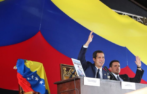 Parlamentul venezuelean aprobă revenirea Venezuelei într-un tratat care permite o intervenţie străină, la şase luni de la autoproclamarea lui Guaido preşedinte interimar