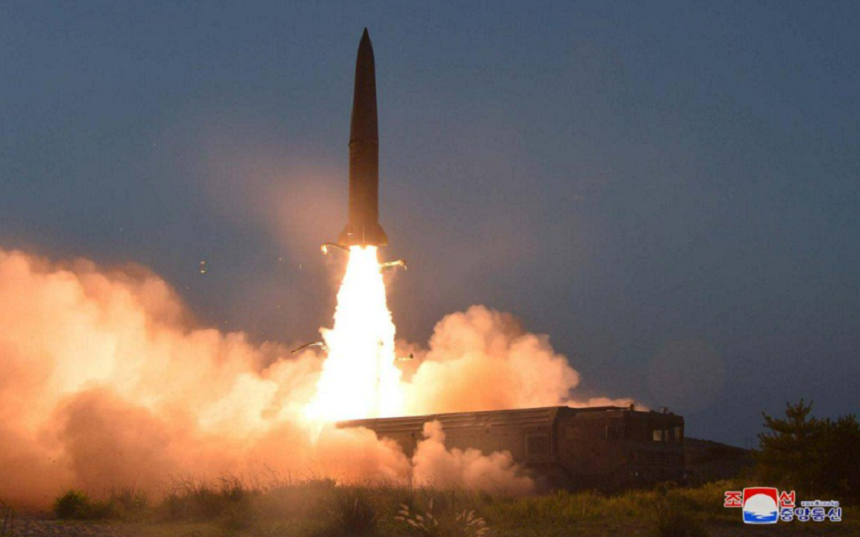Rachetele lansate joi sunt ”un nou tip de armă tactică”, anunţă Phenianul
