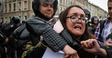 Un suspect arestat în urma uciderii unei activiste LGBT, Elena Grigorieva, la Sankt Petersburg; anchetatorii evocă un ”conflict personal” şi modul de viaţă ”asocial” al victimei