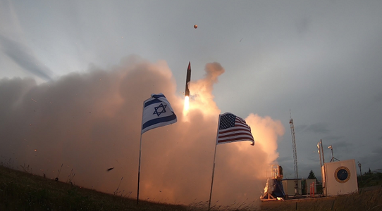 Israelul testează cu succes un sistem antirachetă cu rază lungă de acţiune în SUA