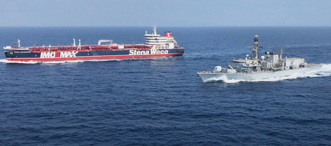 ”Iranienii par că vor să ne testeze hotărârea, să ne testeze reacţiile”, afirmă William King, comandantul fregatei HMS Montrose, staţionată la Golful Persic
