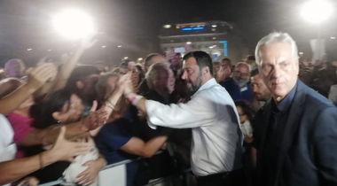 Italia, în incertitudine, după ce Salvini aruncă în aer coaliţia extremei drepte cu populiştii din M5S şi provoacă o criză guvernamentală