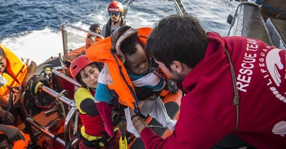 Malta vrea să primească 39 de migranţi salvaţi noaptea trecută, dar nu şi pe ceilalţi 121 care se află de nouă zile la bordul Open Arms