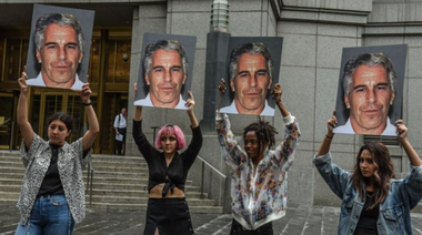 Justiţia americană promite să ia urma complicilor lui Epstein; percheziţie FBI pe ”insula pedofiliei”, insula privată a investitorului