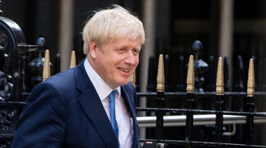 Guvernul Johnson îşi înăspreşte poziţia şi anunţă că va opri ”imediat” libera circulaţie a persoanelor în cazul unui Brexit fără acord