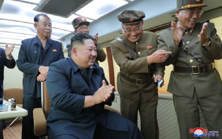 Kim Jong Un a supervizat testarea unui "lansator multiplu de rachete la scară largă"