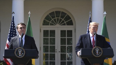 Brazilia facilitează deportarea brazilienilor fără acte din SUA, la presiunea administraţiei Trump