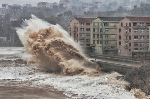 ONU avertizează că oceanele, surse de viaţă pe Terra, sunt pe cale să devină cei mai mari duşmani ai omenirii