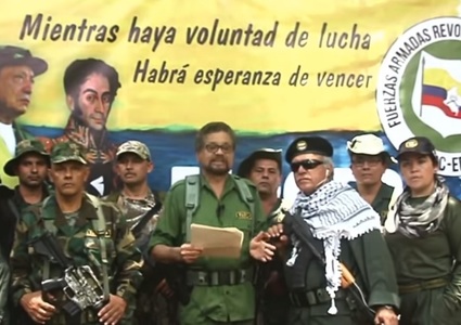 Preşedintele Columbiei promite recompense de sute de mii de dolari pentru capturarea rebelilor FARC, după ce un fost lider al gherilei anunţă reluarea luptelor la 3 ani de la acordul de pace. VIDEO