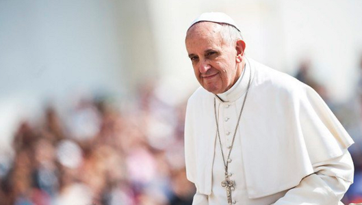 Papa Francisc a anunţat că a fost blocat în lift, duminică, timp de 25 de minute