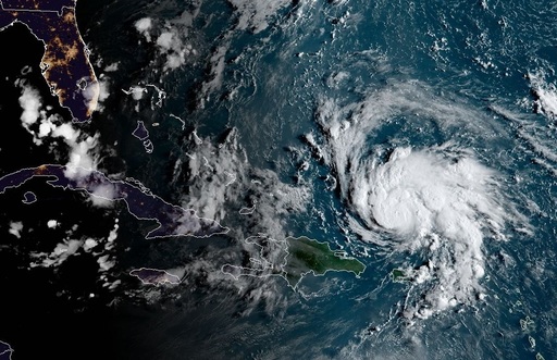 Uraganul Dorian este acum de categorie 5