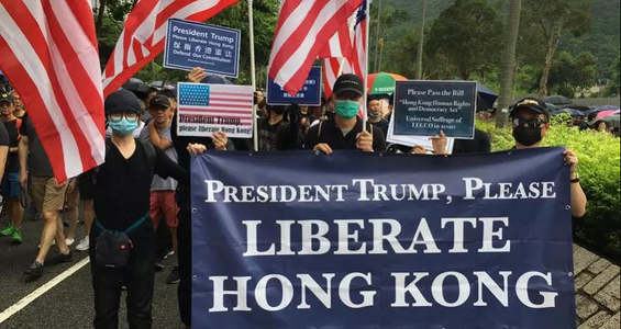 Hong Kong - Sute de demonstranţi, marş spre Consulatul american