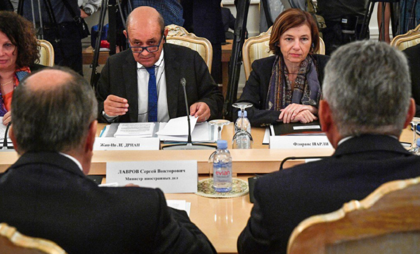 Miniştrii francezi de Externe şi al Apărării la Moscova, pe fondul unei destinderi promovate de Macron