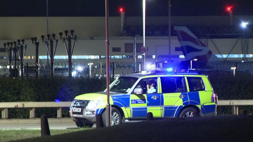 Activişti ecologişti încearcă, fără succes, să perturbe traficul aerian pe Aeroportul Heathrow, la Londra