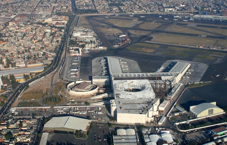 Aeroportul din Ciudad de Mexico a fost blocat din cauza unei manifestaţii a poliţiştilor
