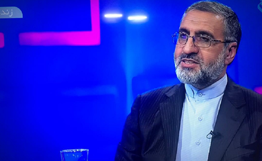 Trei australieni deţinuţi în Iran, inculpaţi de spionaj