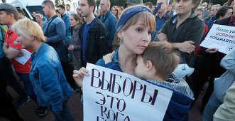 Manifestaţie la Sankt Petersburg împotriva farudei electorale