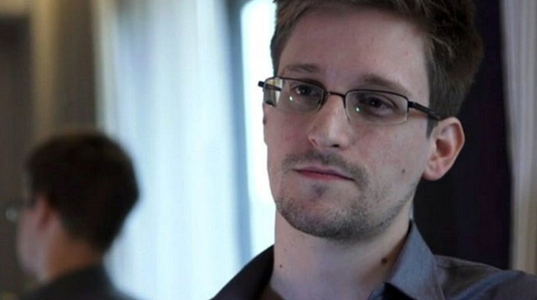 Franţa exclude în continuare să-i acorde azil lui Snowden, anunţă ministrul de Externe Jean-Yves Le Drian