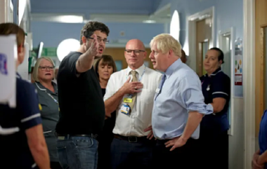 Boris Johnson, prins în flagrant delict minţind