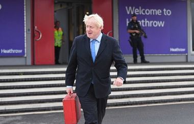 Boris Johnson atribuie Iranului atacurile din Arabia Saudită
