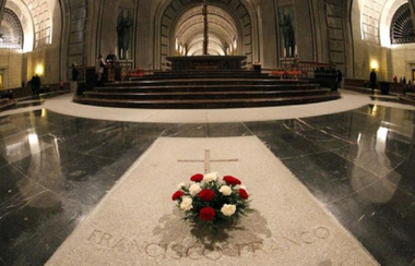 Curtea Supremă spaniolă autorizează exhumarea rămăşiţelor dictatorului Franco