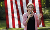 Warren îl depăşeşte pe Biden pentru prima oară în intenţiile de vot în alegerile primare democrate