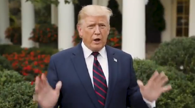 Soarta SUA ”este în joc ca niciodată”, le spune susţinătorilor săi Trump, vizat de o anchetă de destituire
