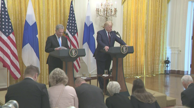 Un Trump furios, ameninţat de destituire, se dezlănţuie împotriva lui Biden, jurnaliştilor şi aleşilor
