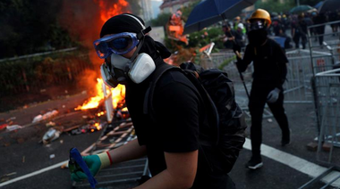 UPDATE - Guvernul din Hong Kong interzice purtarea măştilor la manifestaţii