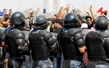 Forţele irakiene de securitate deschid focul împotriva a zeci de manifestanţi la Bagdad, în a patra zi a unei contestări soldate cu 33 de morţi şi sute de răniţi