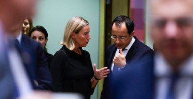 UE condamnă operaţiunea turcă în Siria şi pregăteşte sancţionarea Ankarei din cauza forajelor ilegale din largul Ciprului; Londra blochează impunerea unui embargo vânzărilor de armament invocând NATO