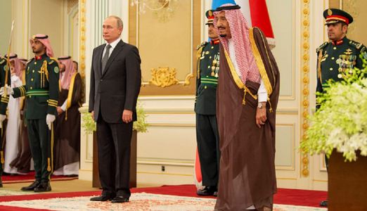 Putin, primit cu mare pompă în Arabia Saudită de regele Salman şi prinţul moştenitor Mohammed bin Salman - VIDEO