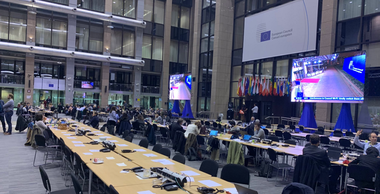 Liderii UE îndeamnă Turcia să-şi înceteze ofensiva în Siria şi să-şi retragă trupele şi îşi reiterează decizia de a ”pune capăt licenţelor de export de armament către Turcia”; kurzii, pregătiţi să respecte ”armistiţiul”